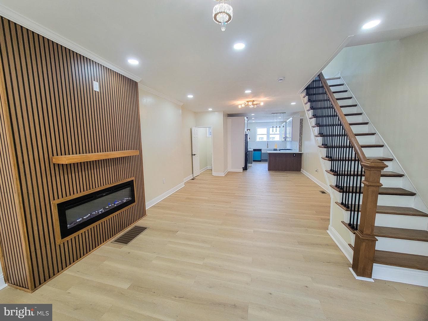 1449 Conlyn Street photo 14