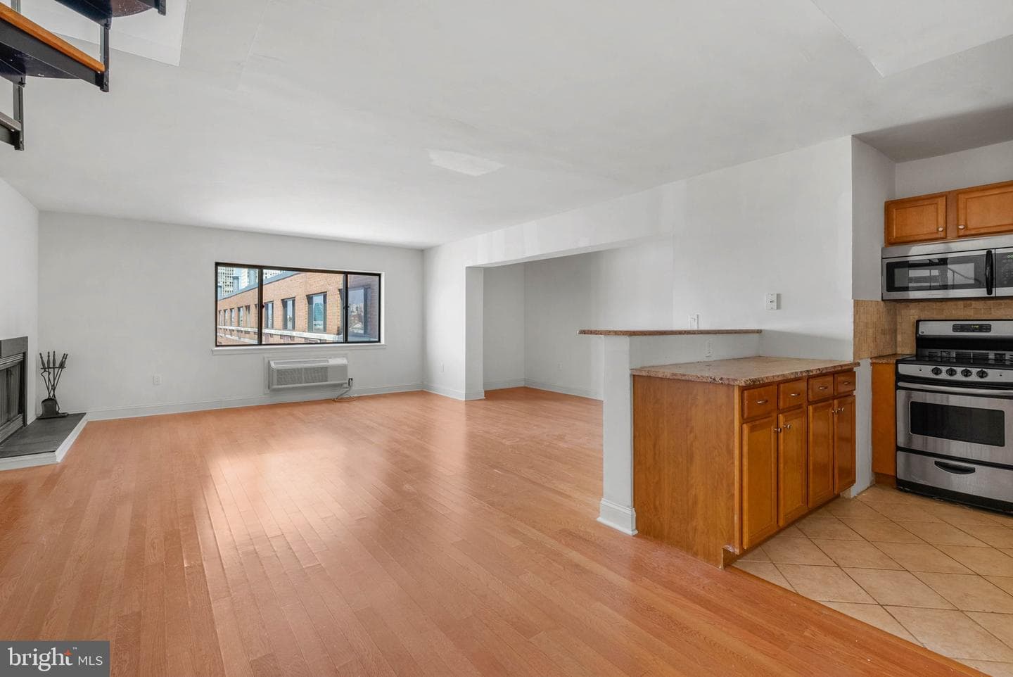 200 Lombard Street #815 photo 3