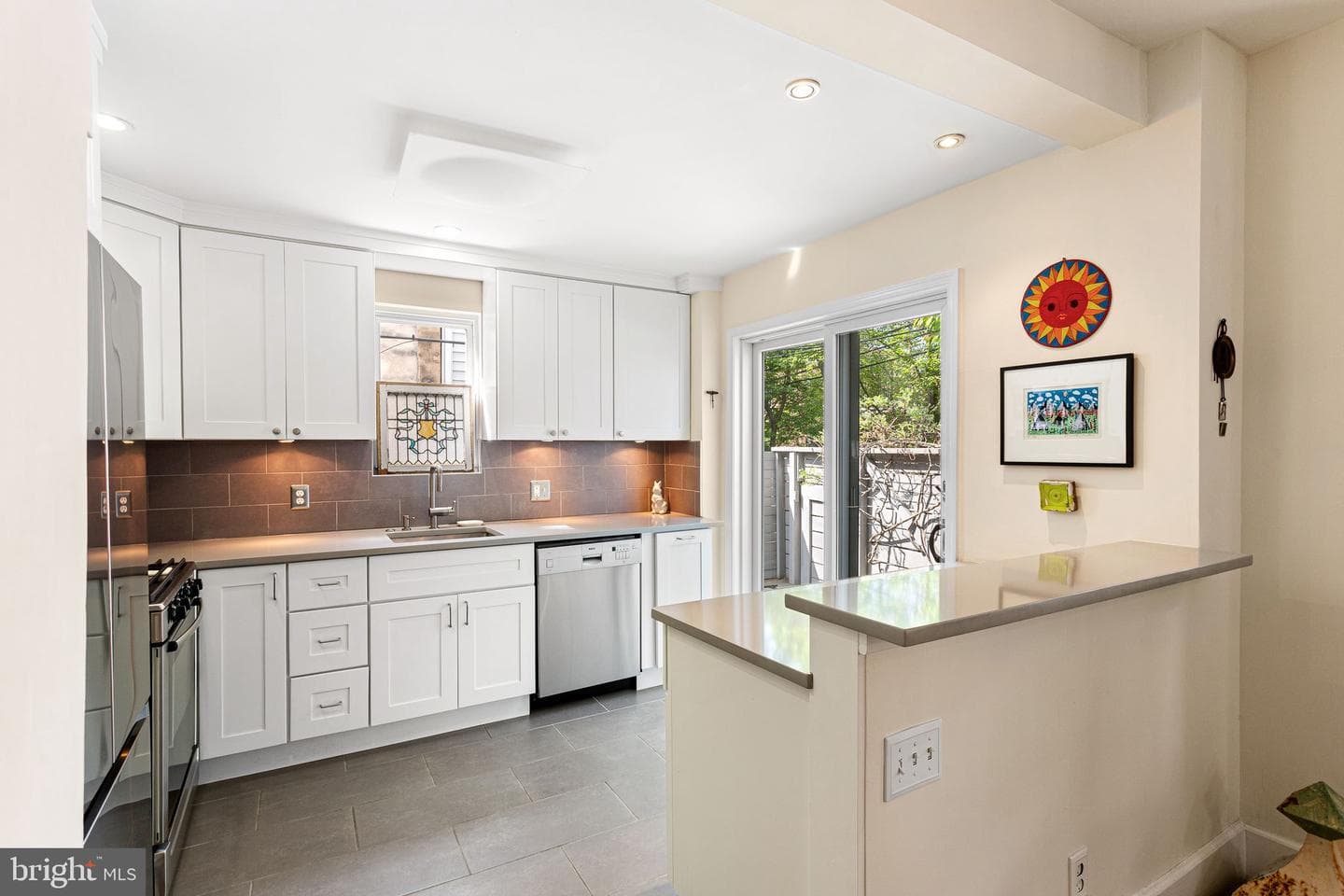 2456 Meredith Street photo 9