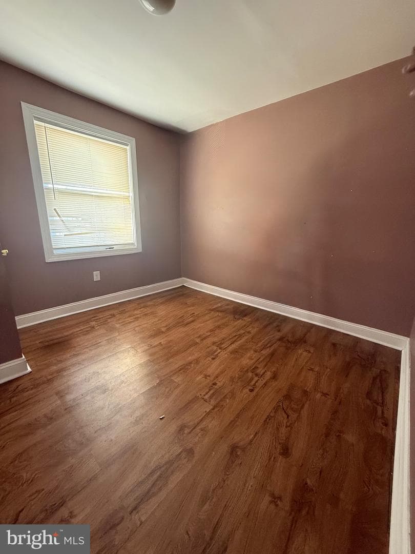 846 E Schiller Street photo 5