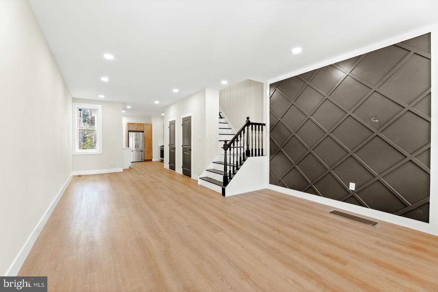 3848 N Sydenham Street photo 5