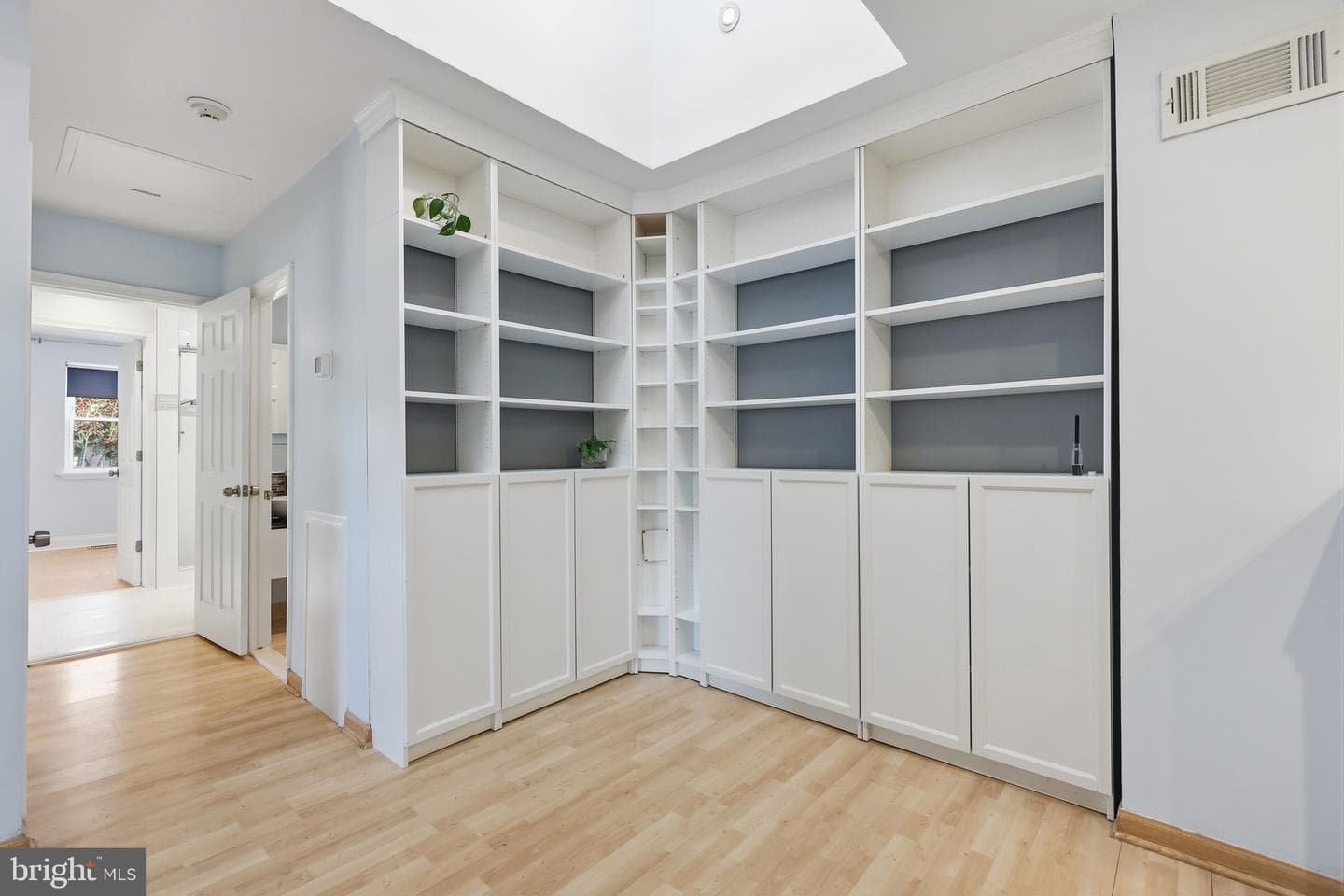 15018 Theresa Drive photo 14