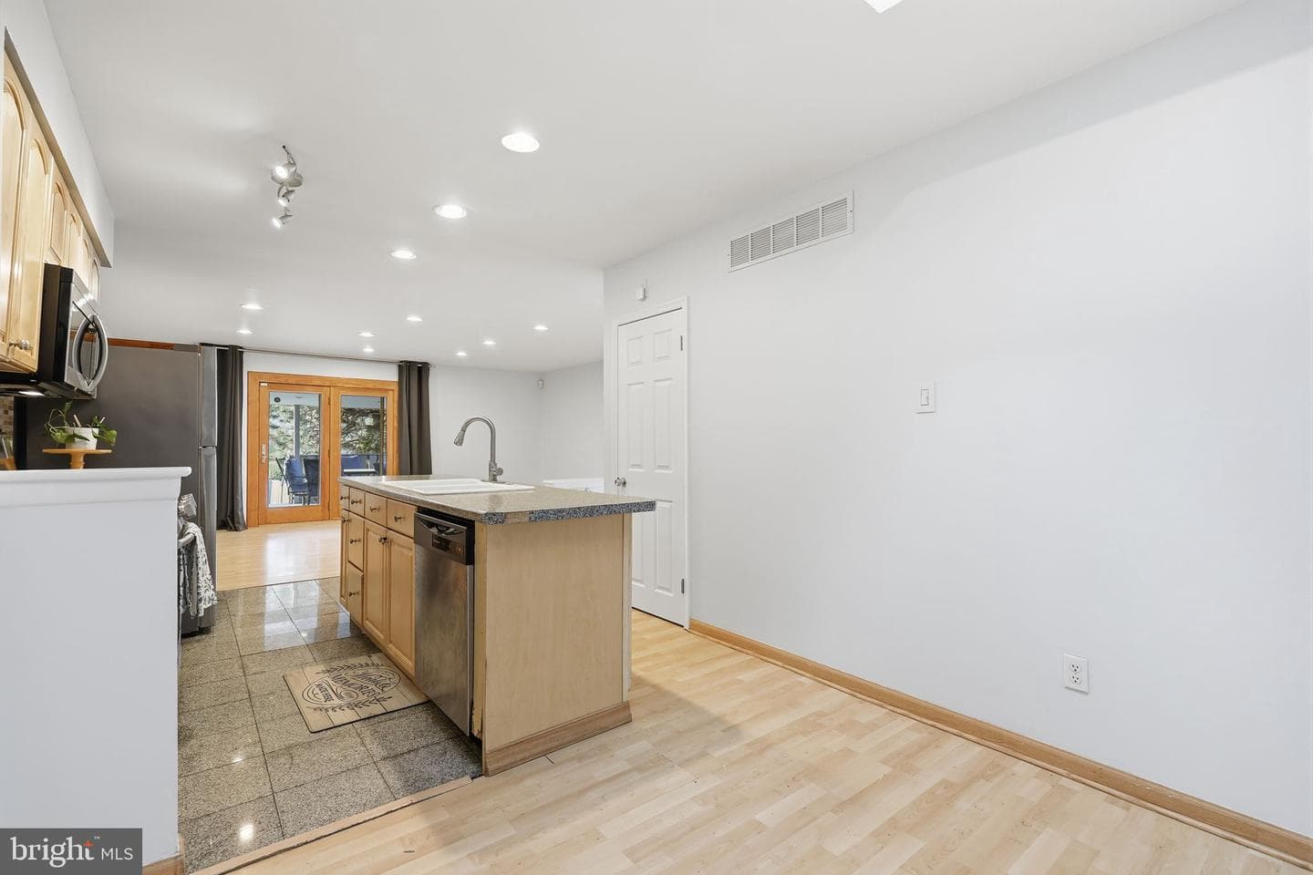 15018 Theresa Drive photo 16