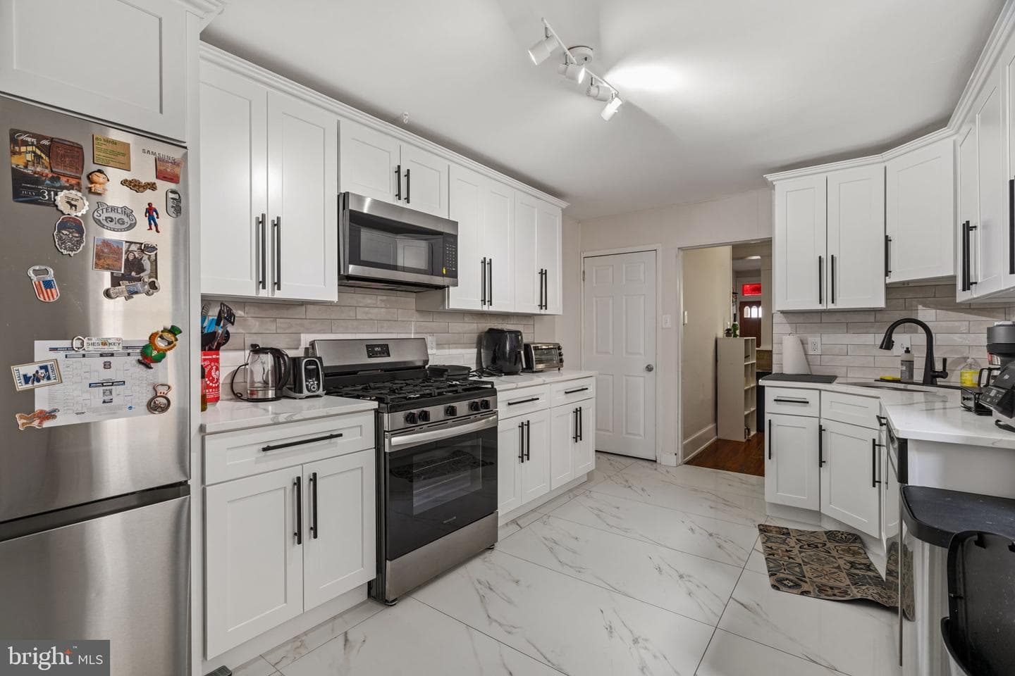 295 Hermitage Street photo 11