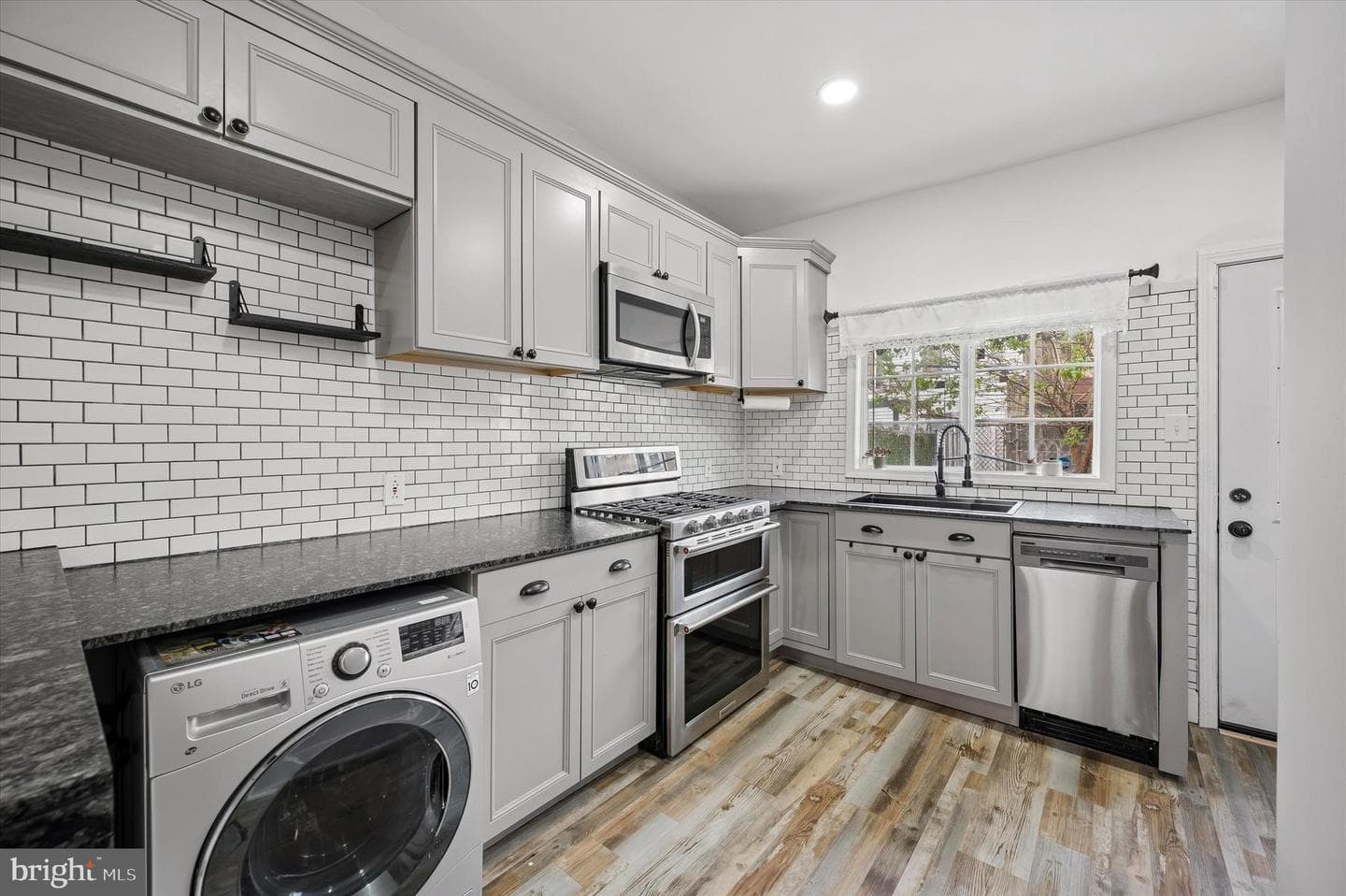 1812 E Albert Street photo 7