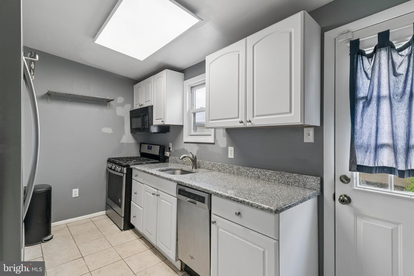 4648 Mansion Street photo 15