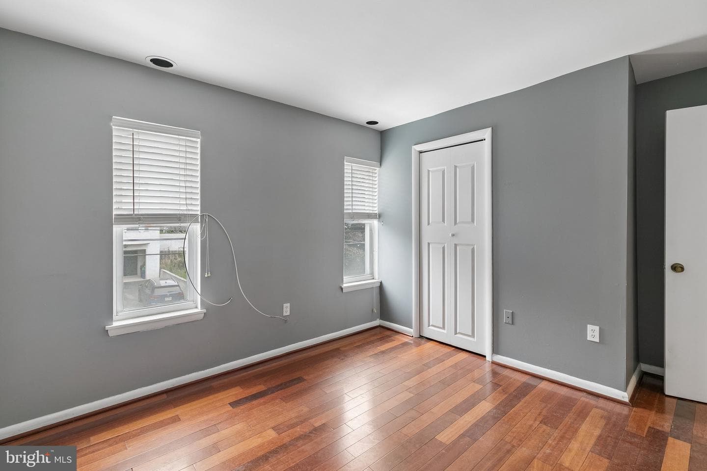 4648 Mansion Street photo 26