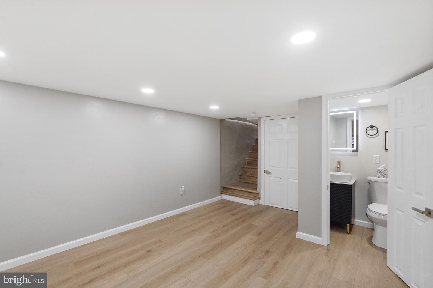 1203 Moore Street photo 23