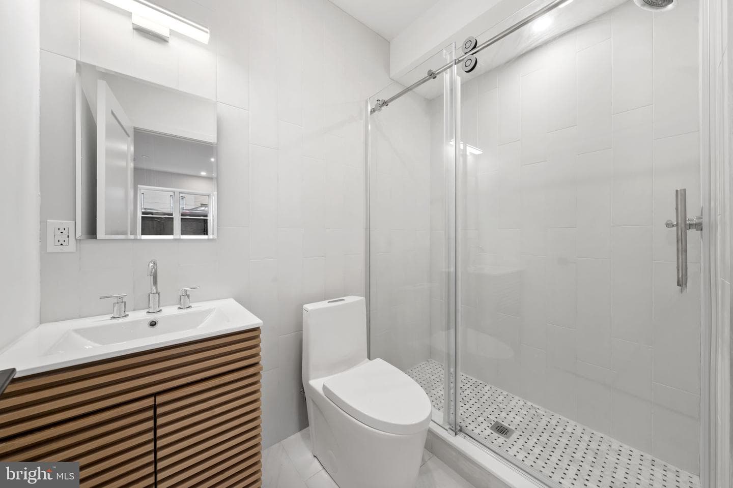 2552 E Somerset Street photo 54