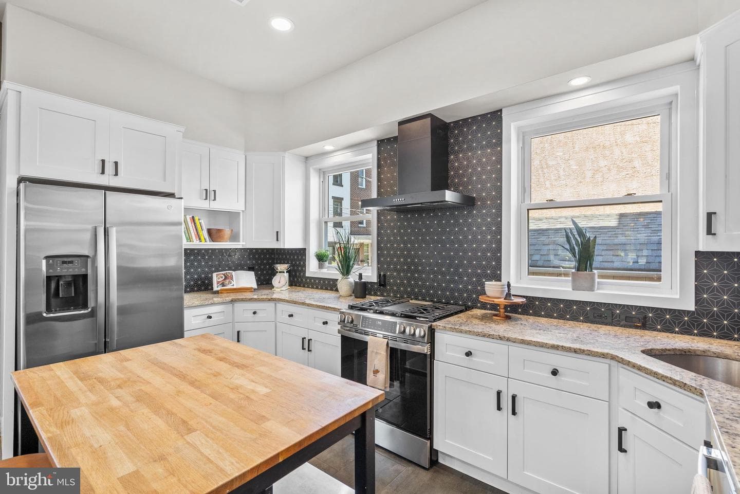 2548 Coral Street photo 10