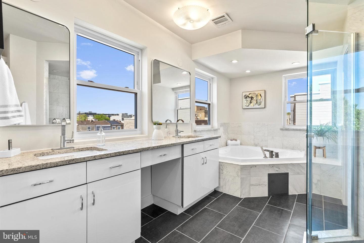 2548 Coral Street photo 22