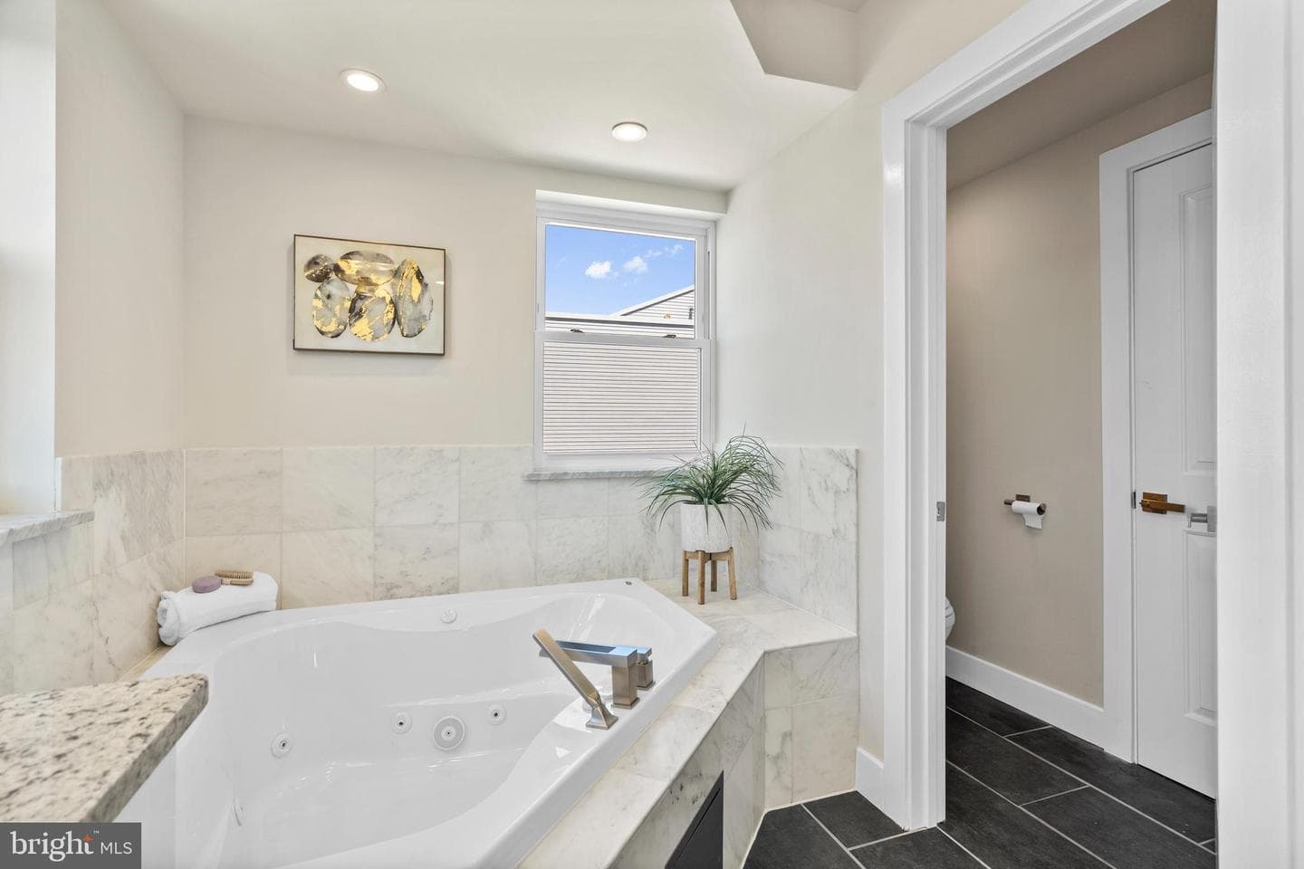 2548 Coral Street photo 24