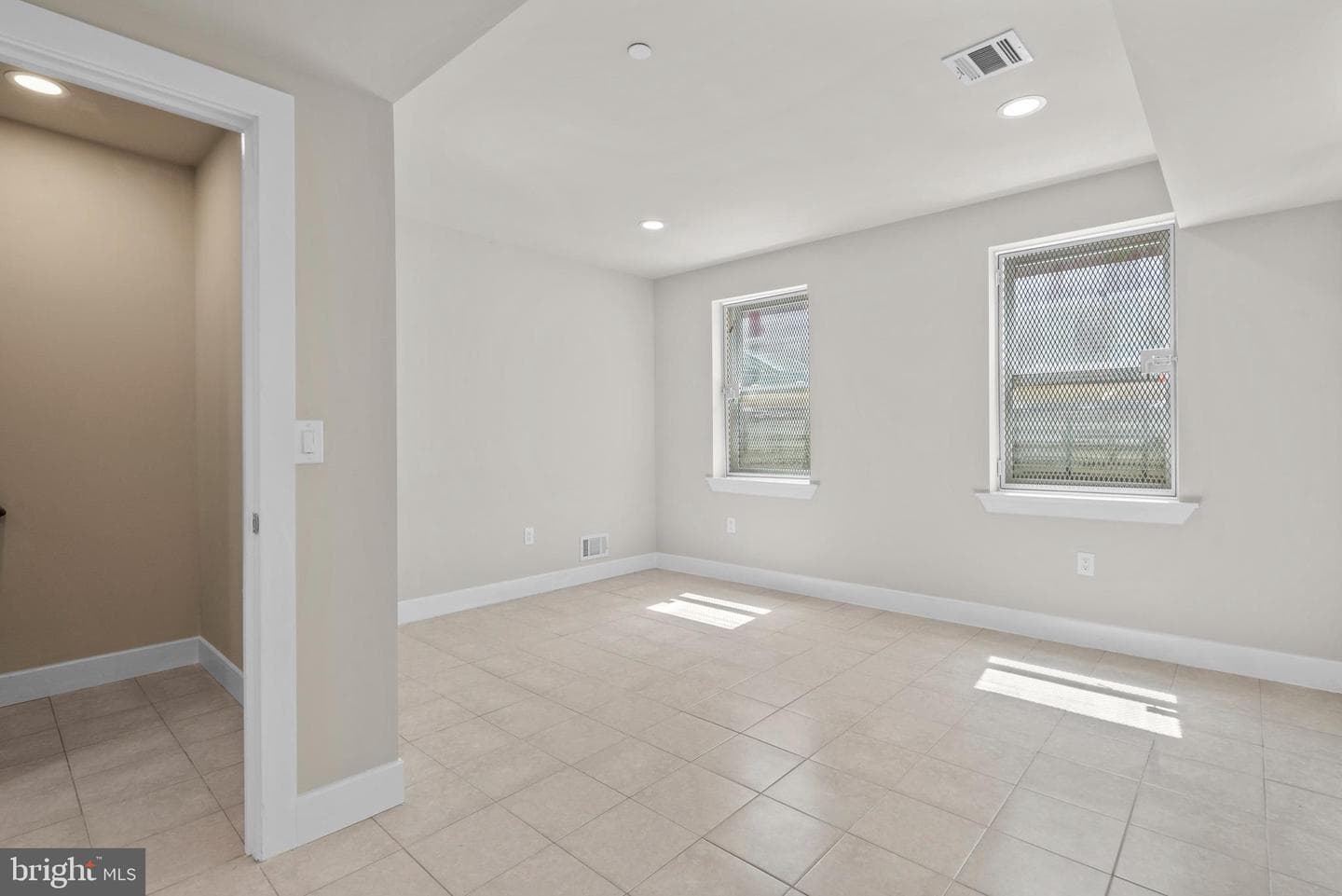 2548 Coral Street photo 27