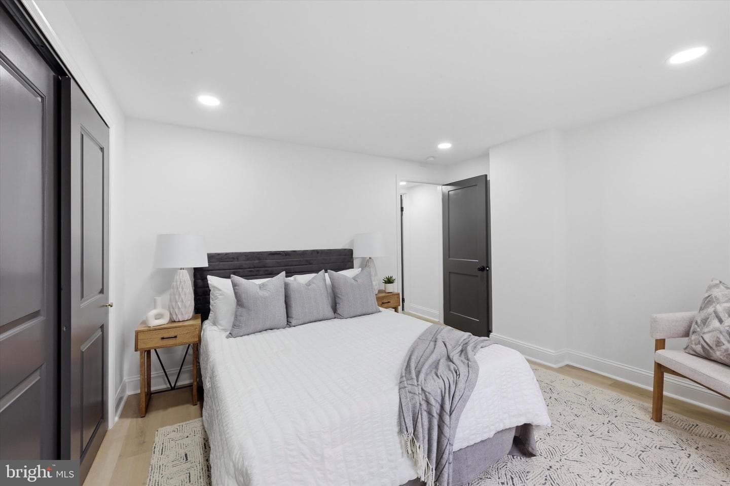153 Sigel Street photo 10