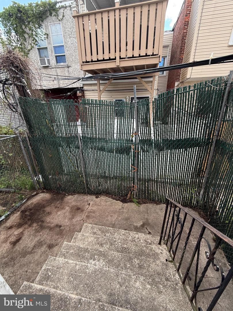 218 E Dorset St photo 10