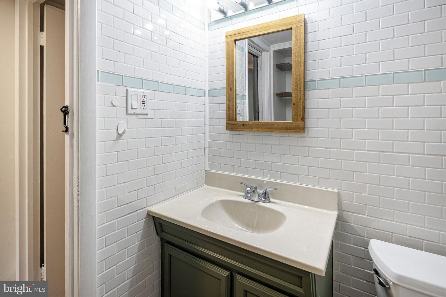 285 Shawmont Avenue #d photo 16