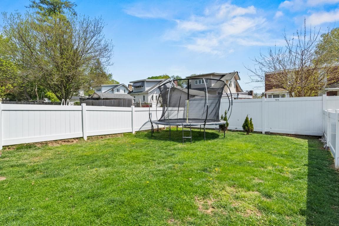 7811 N Fillmore Street photo 15