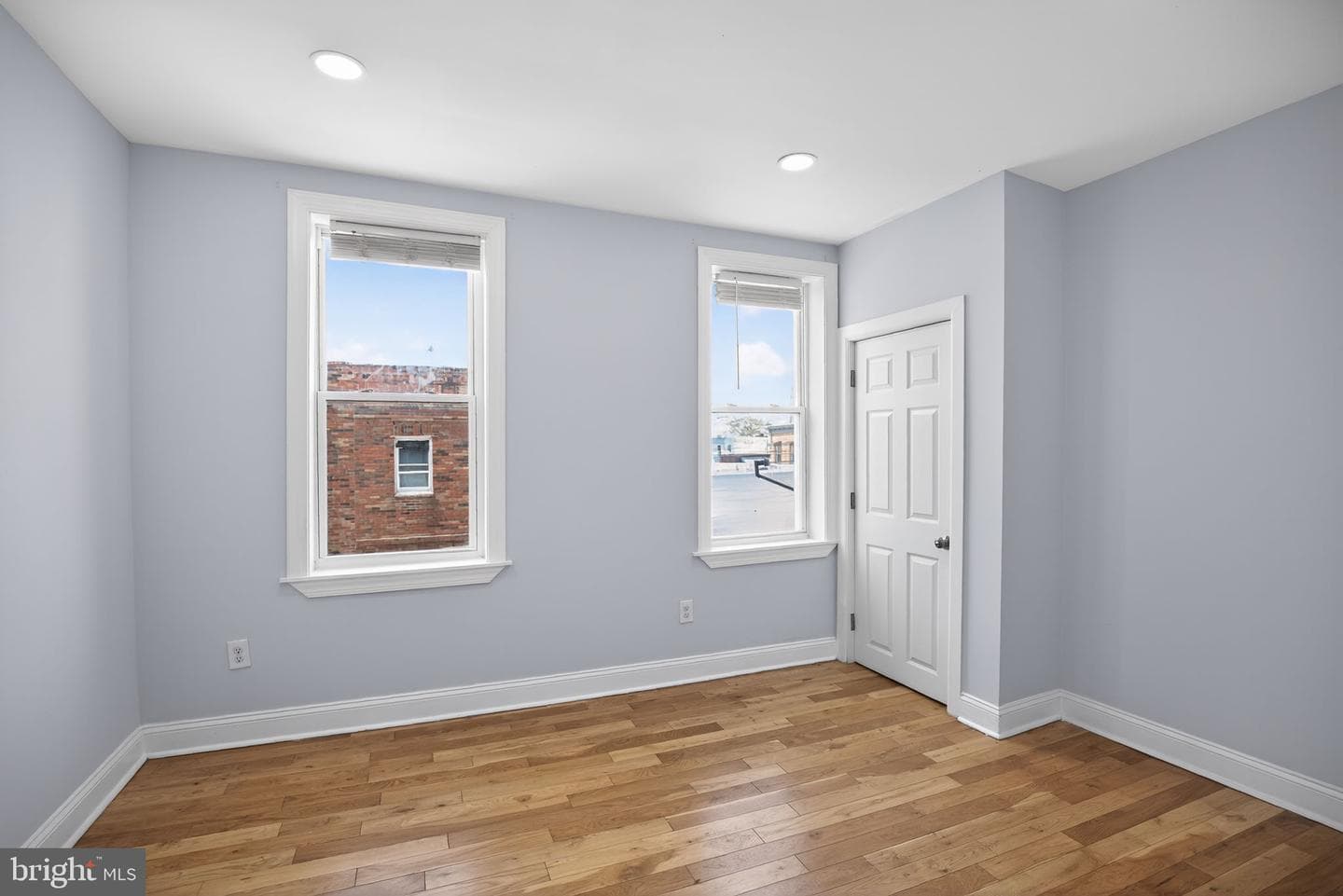 2505 S Sheridan Street photo 11
