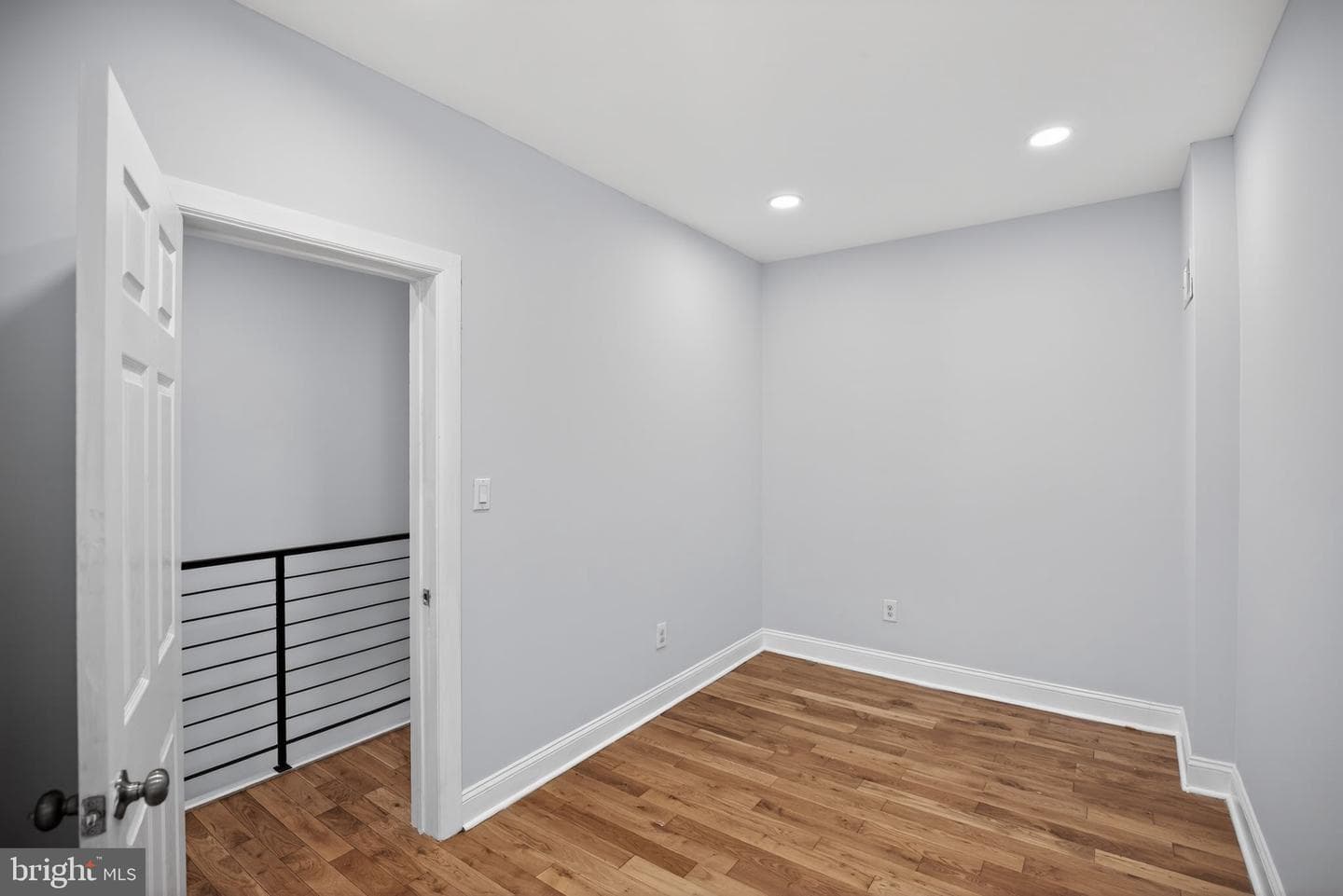 2505 S Sheridan Street photo 14
