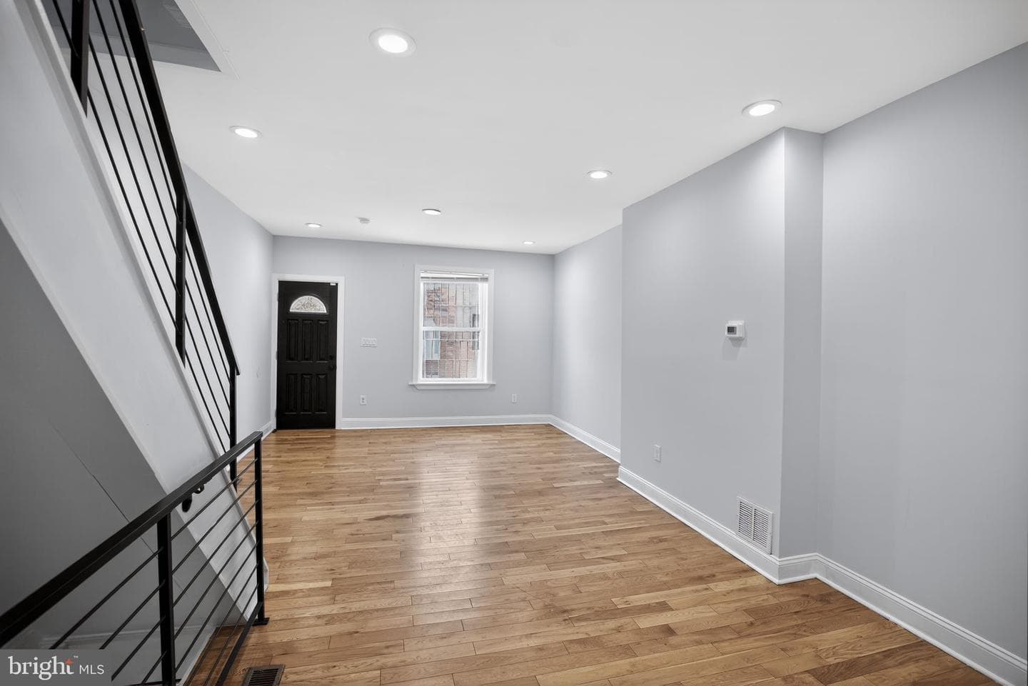 2505 S Sheridan Street photo 3