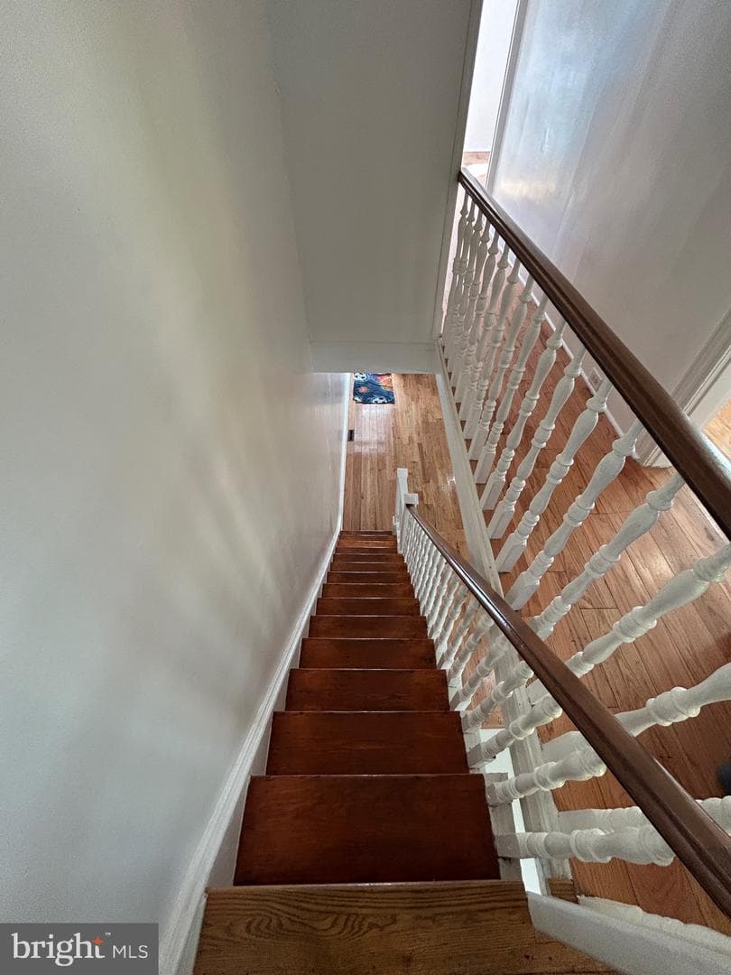 1515 Overington Street photo 15