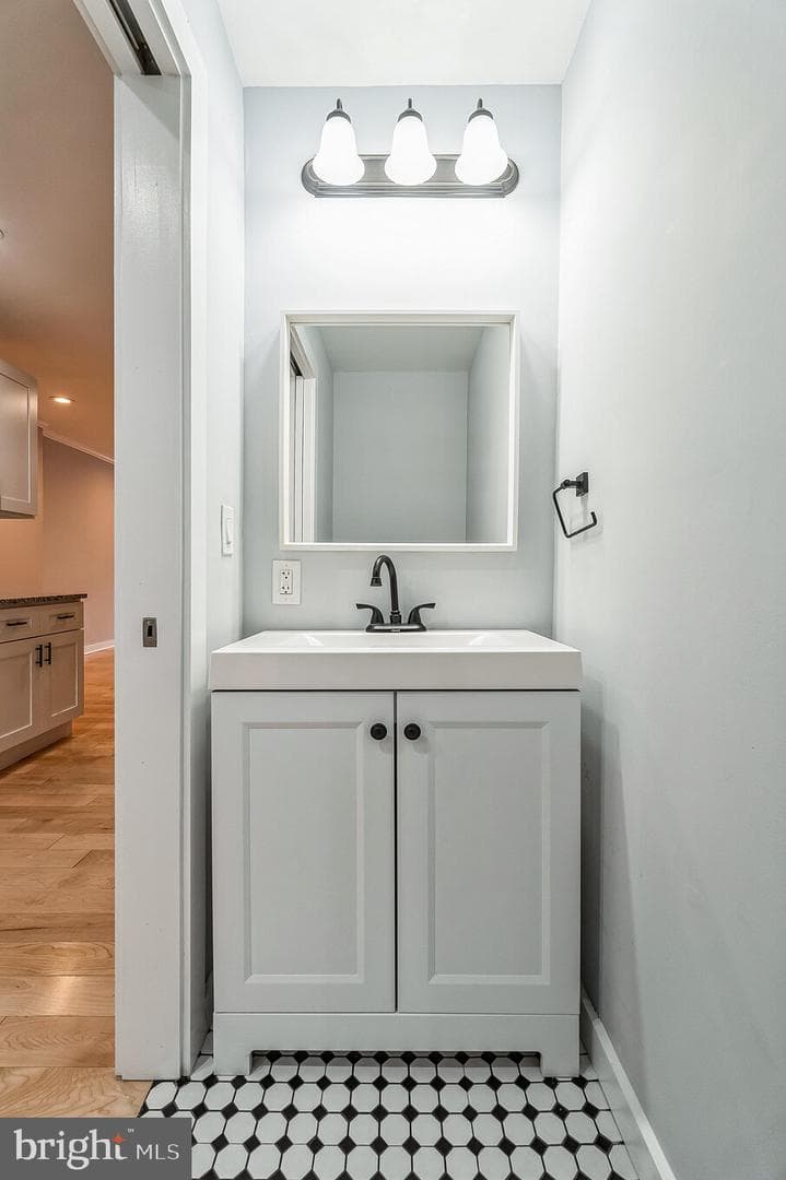 2317 Moore Street photo 10