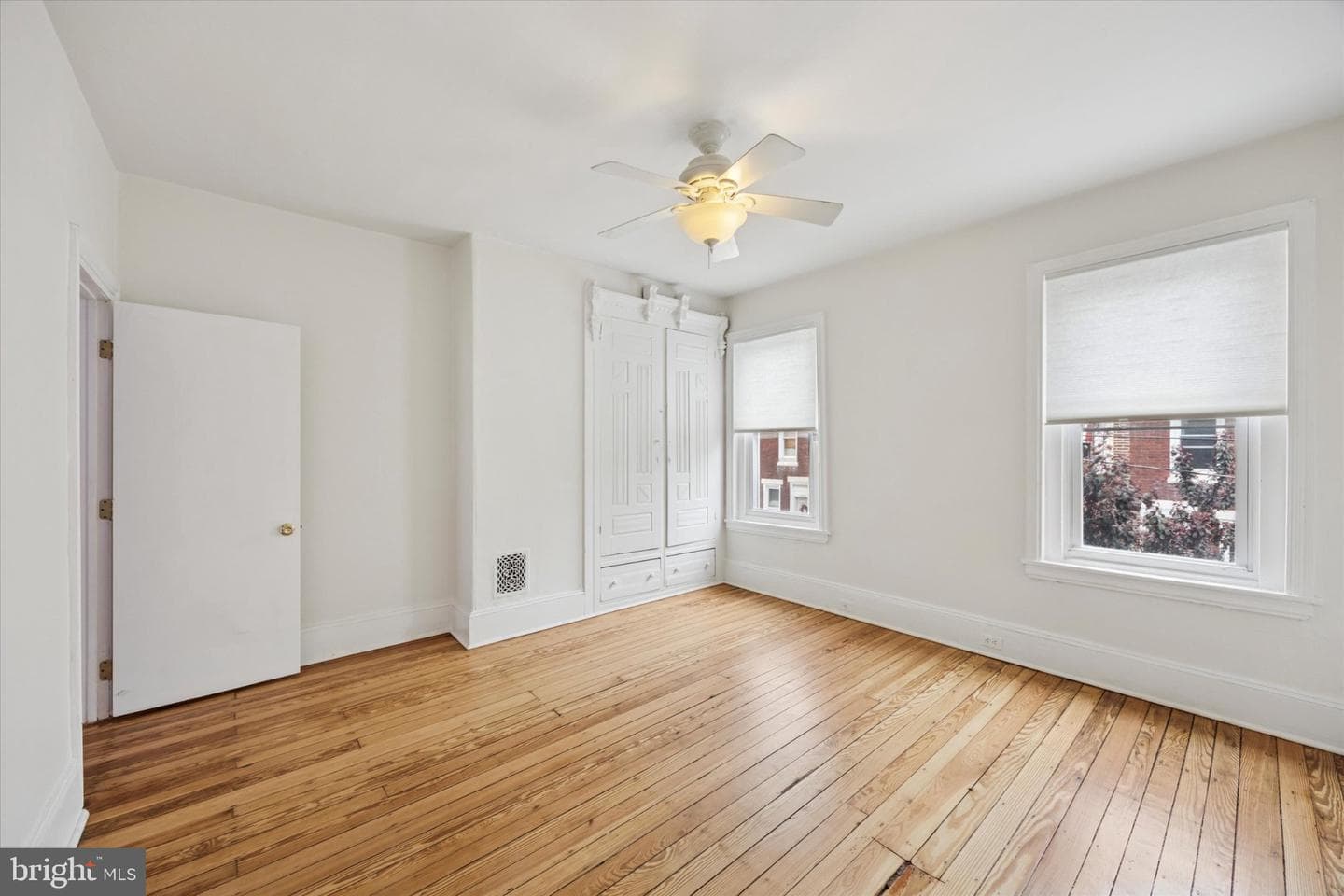 1844 E Clementine Street photo 17
