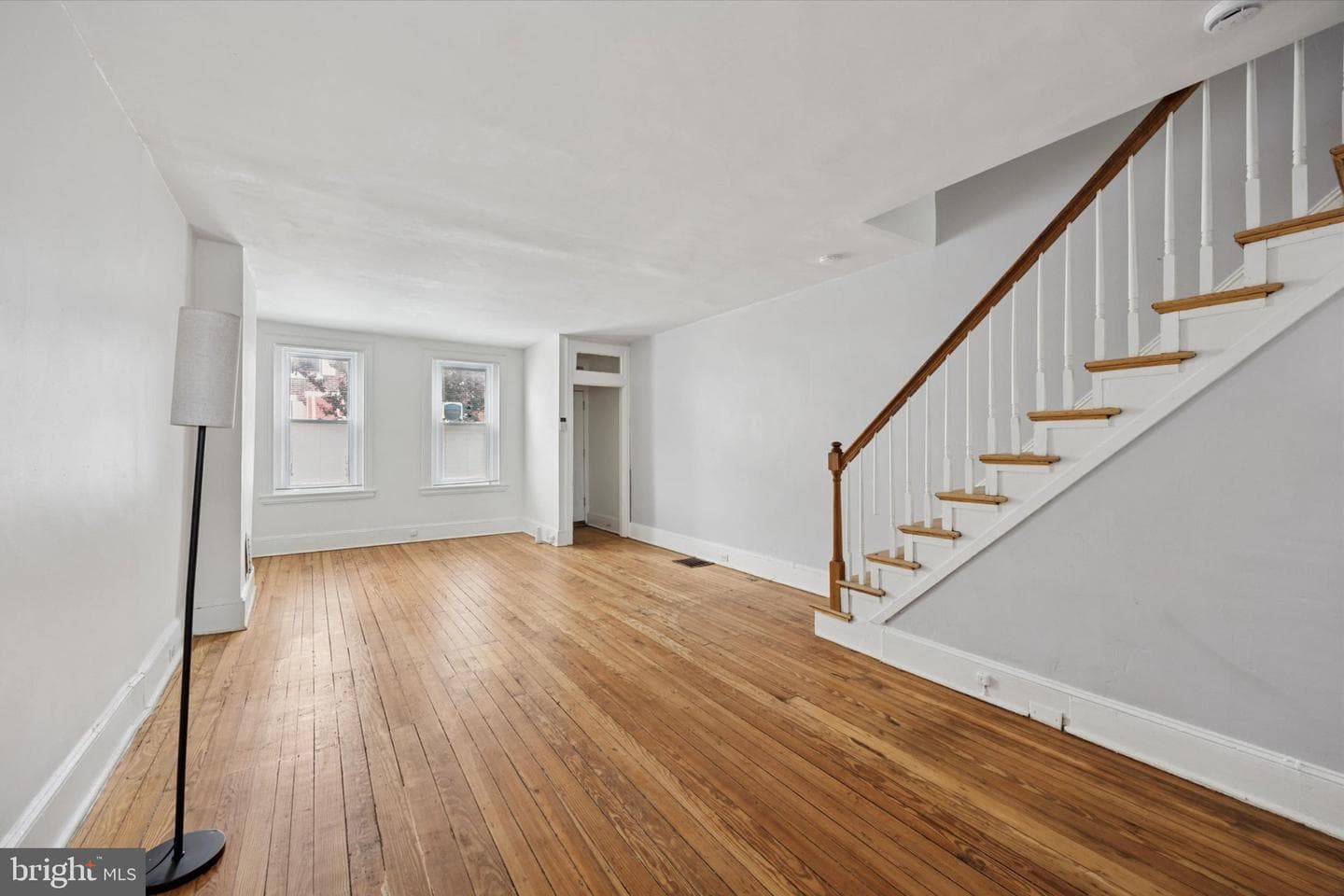 1844 E Clementine Street photo 4
