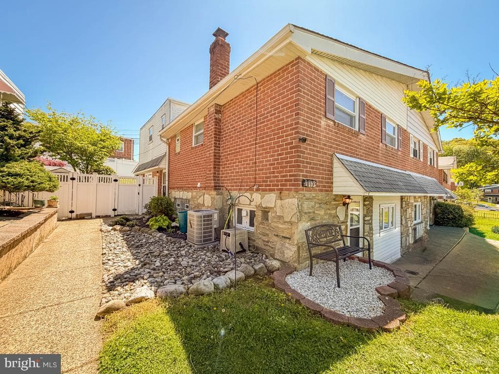 9015 Cloverly Road photo 3