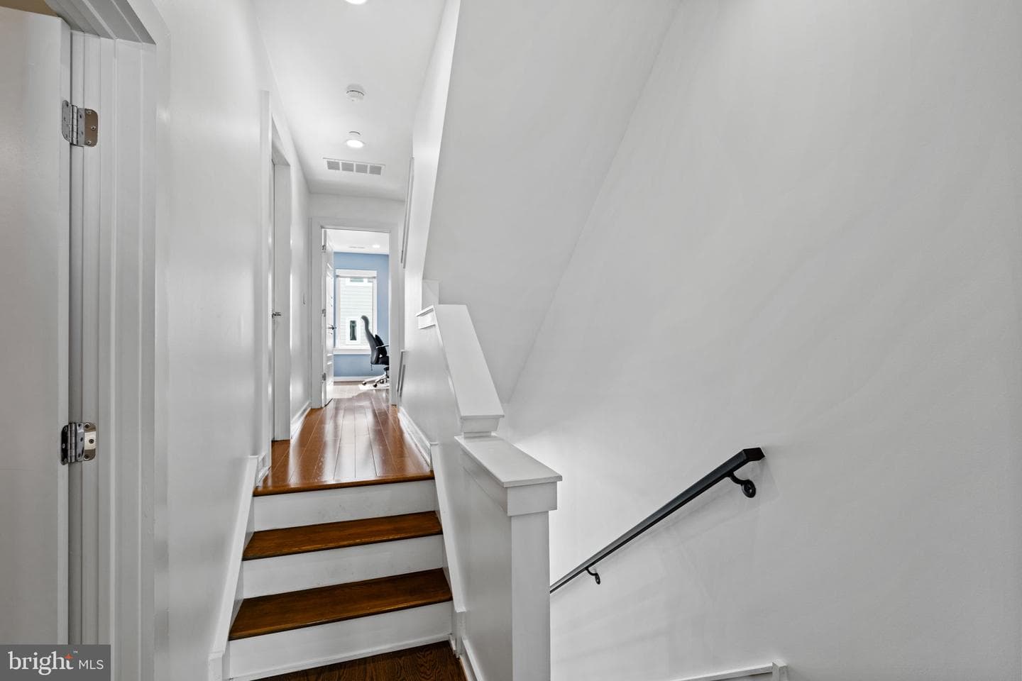 418 Wallace Street photo 11