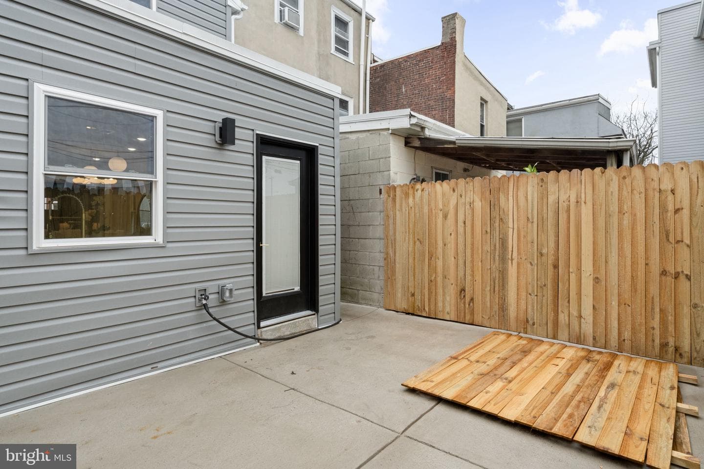 1530 N Lawrence Street photo 13