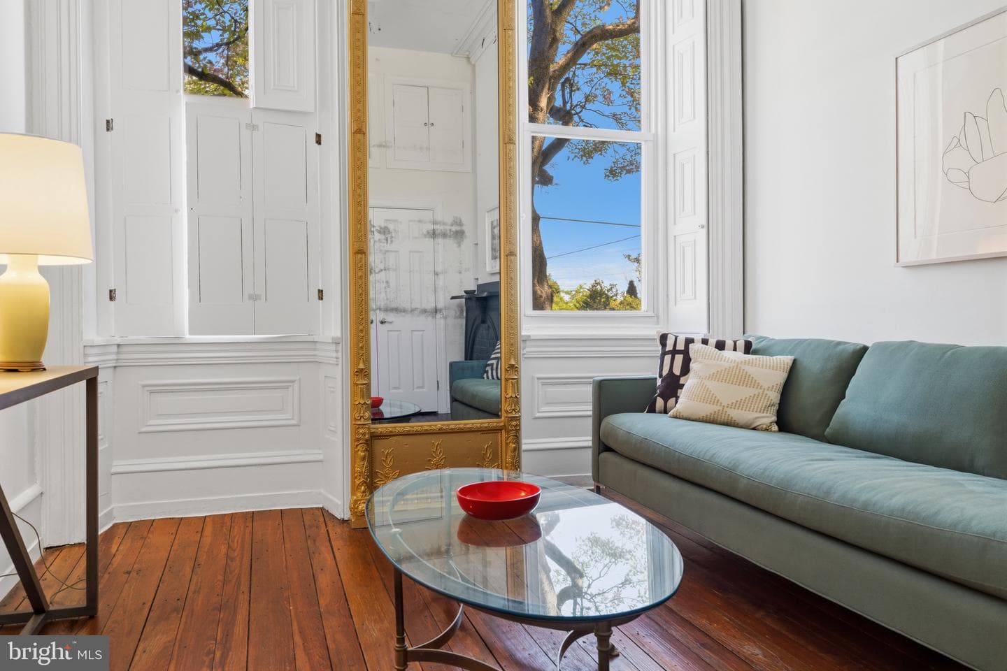 3521-23 Ainslie Street photo 7