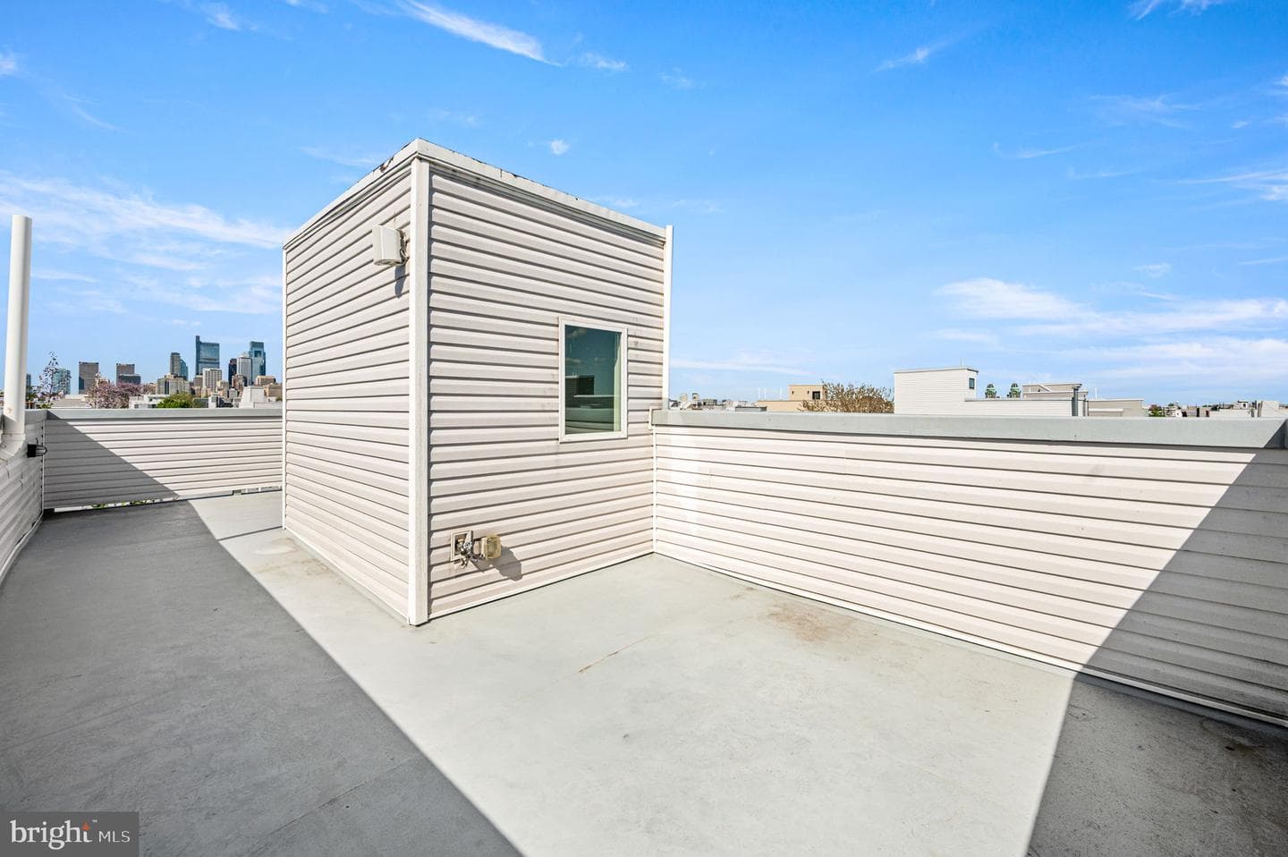 2045 Watkins Street photo 20