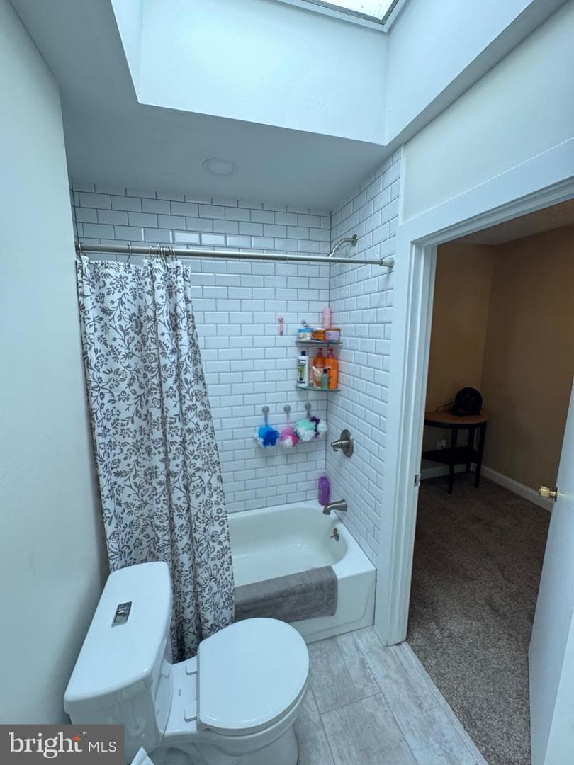 1018 Loney Street photo 13