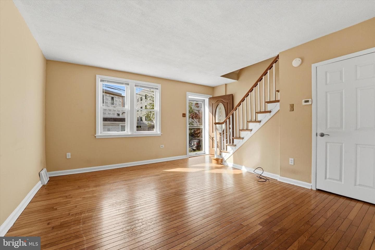351 W Salaignac St photo 6