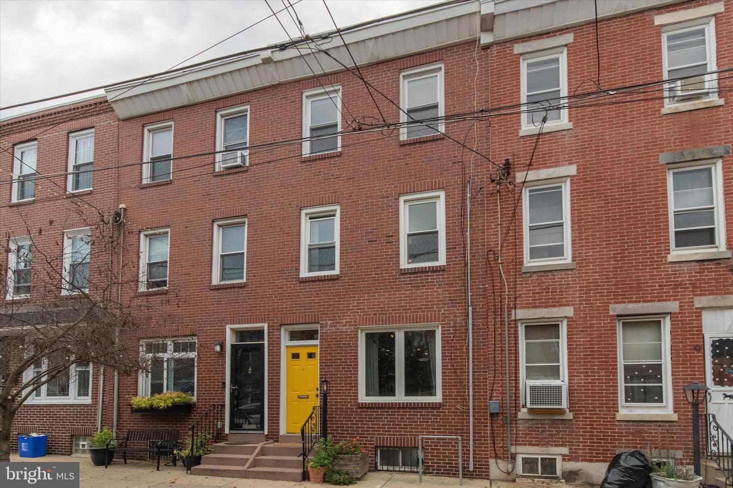 833 Almond Street