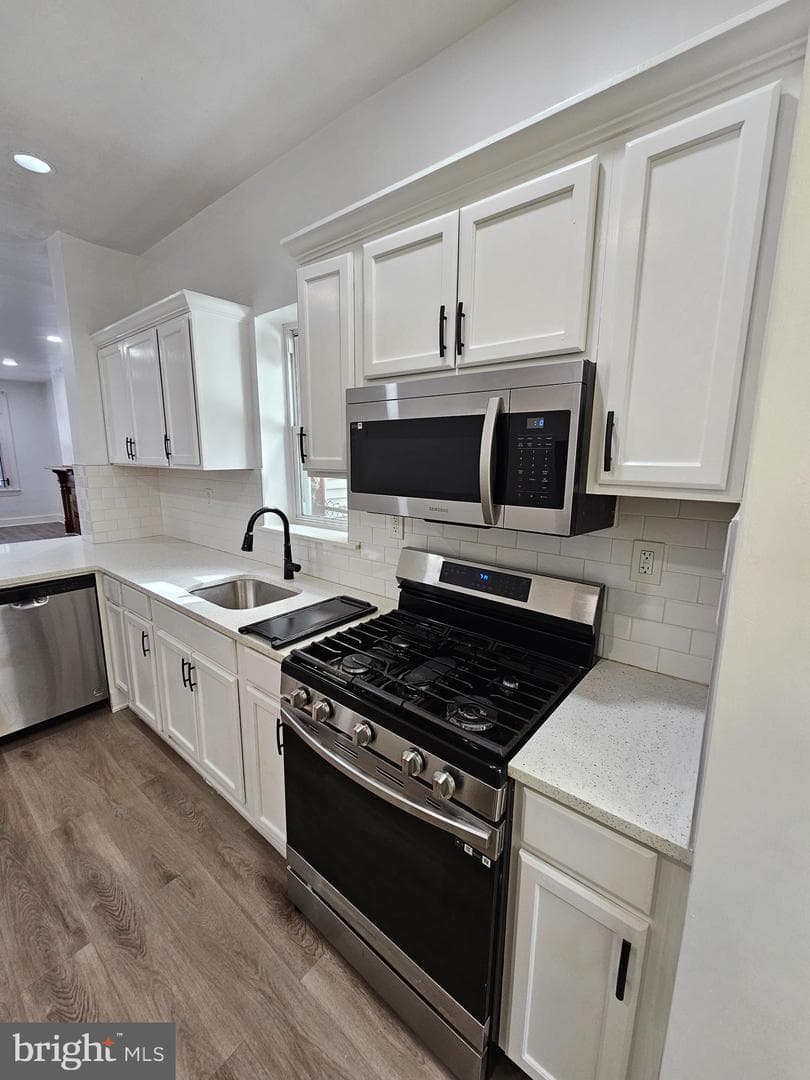 3327 N Sydenham Street photo 7