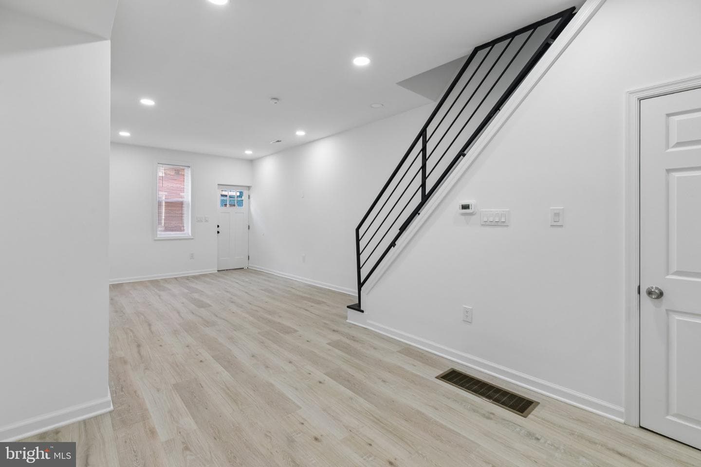 21 E Silver Street photo 8