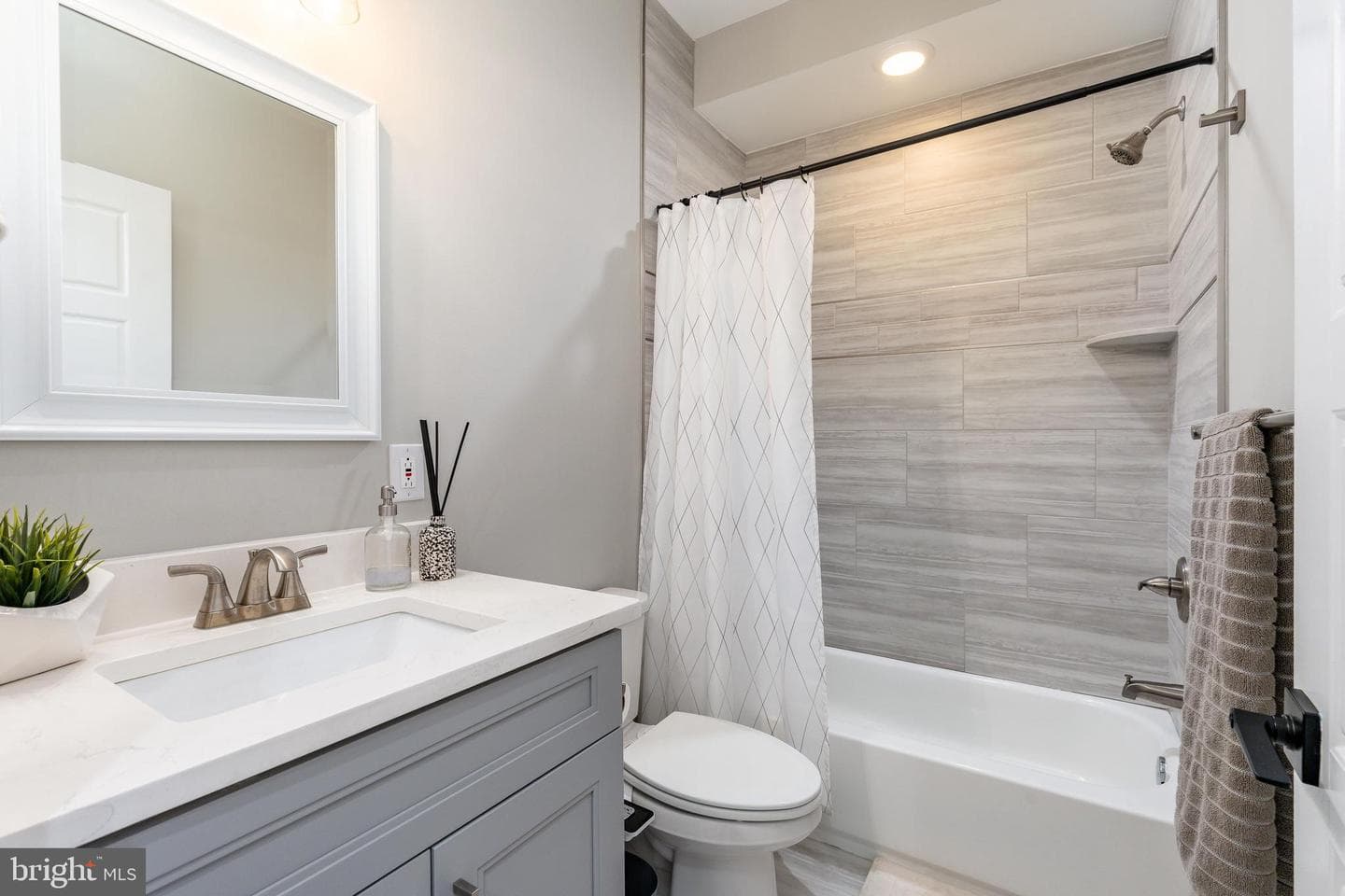 2224 N Hope Street photo 24