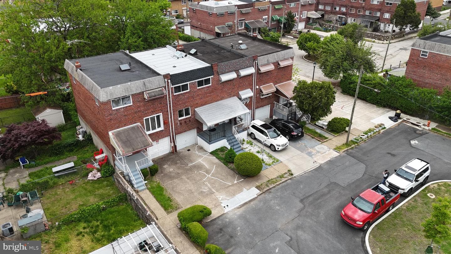 1327 Kings Place photo 37