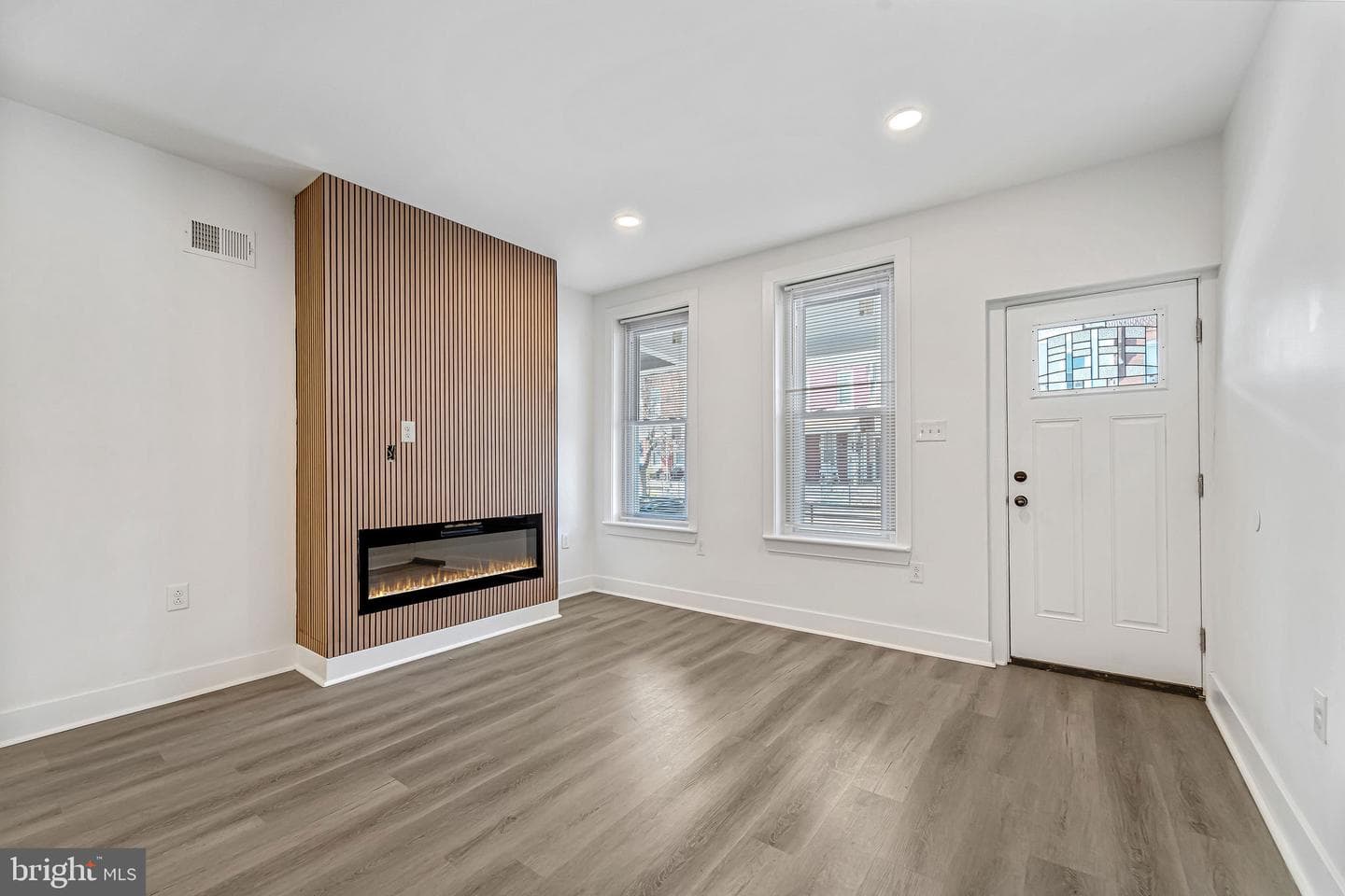 5540 W Oxford Street photo 6