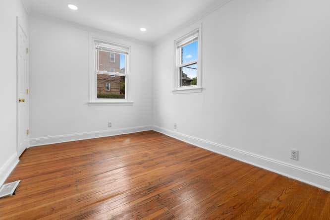 2210 Bryn Mawr Avenue photo 21