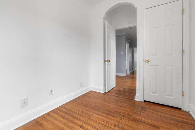 2210 Bryn Mawr Avenue photo 23