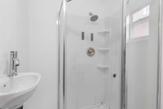 2210 Bryn Mawr Avenue photo 32
