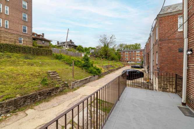 2210 Bryn Mawr Avenue photo 33
