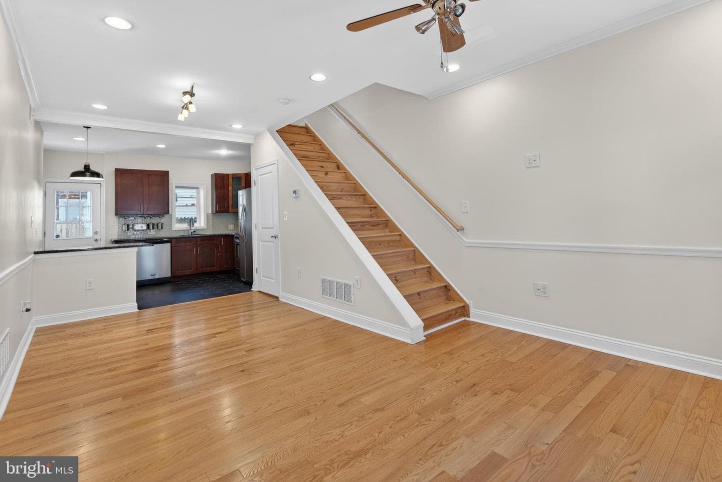 2355 E Harold Street photo 5