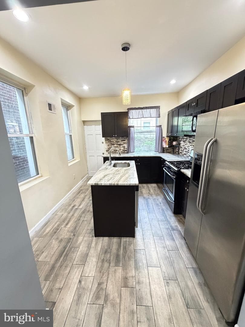 2127 W Cambria Street photo 3