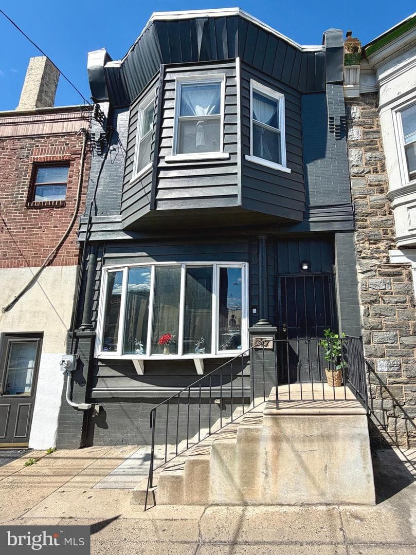 2127 W Cambria Street photo 5