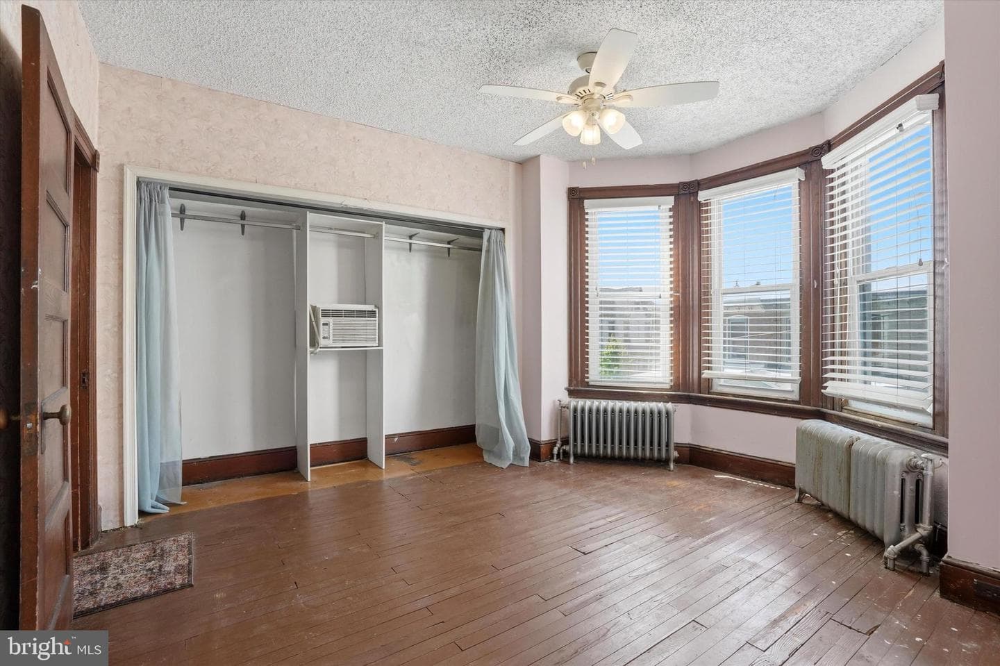 255 Dupont Street photo 19