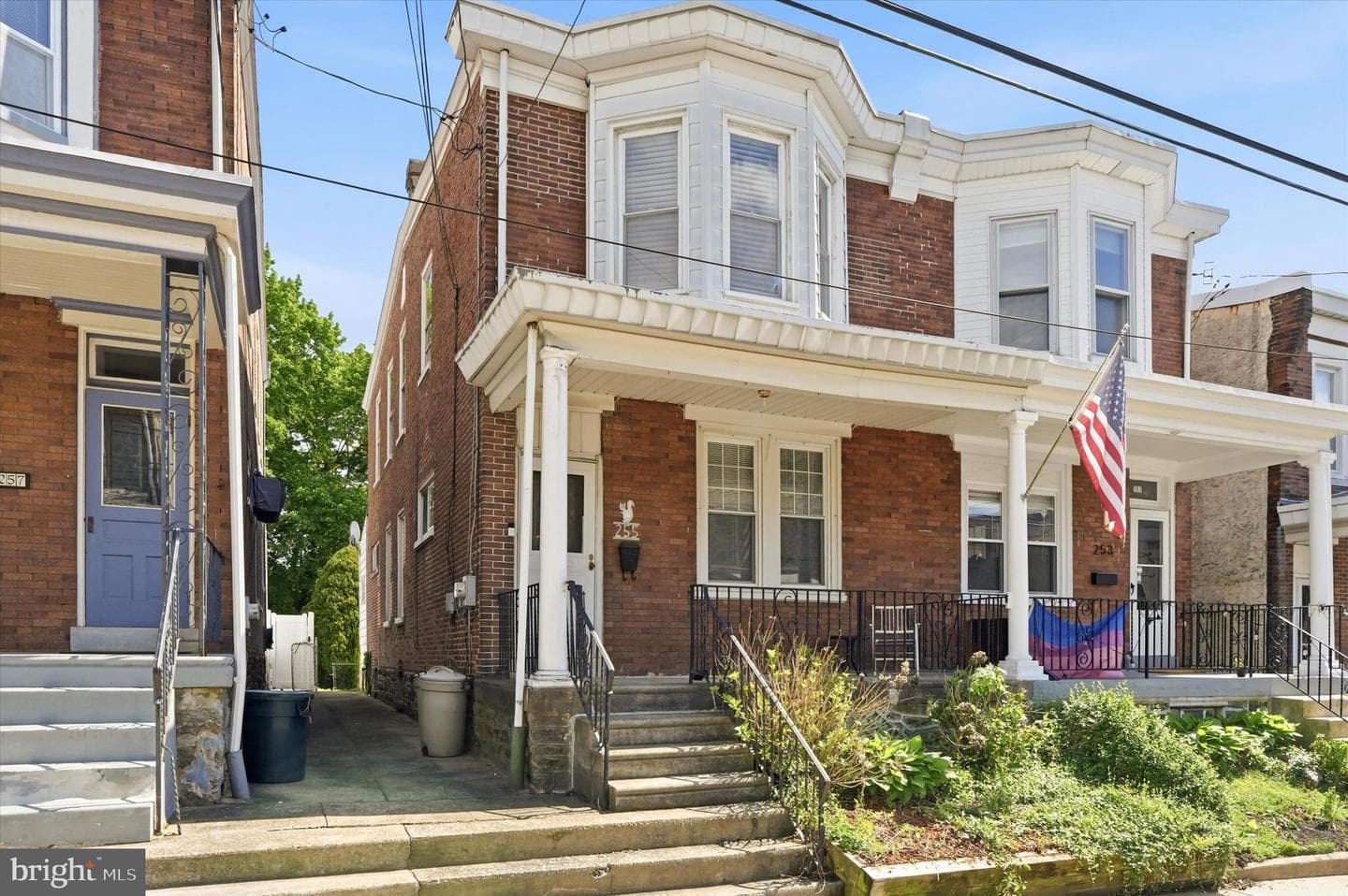 255 Dupont Street photo 2